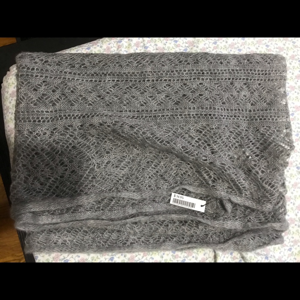 Hm circle scarf